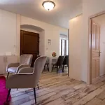 Feriehus ιkies Zmas - *
